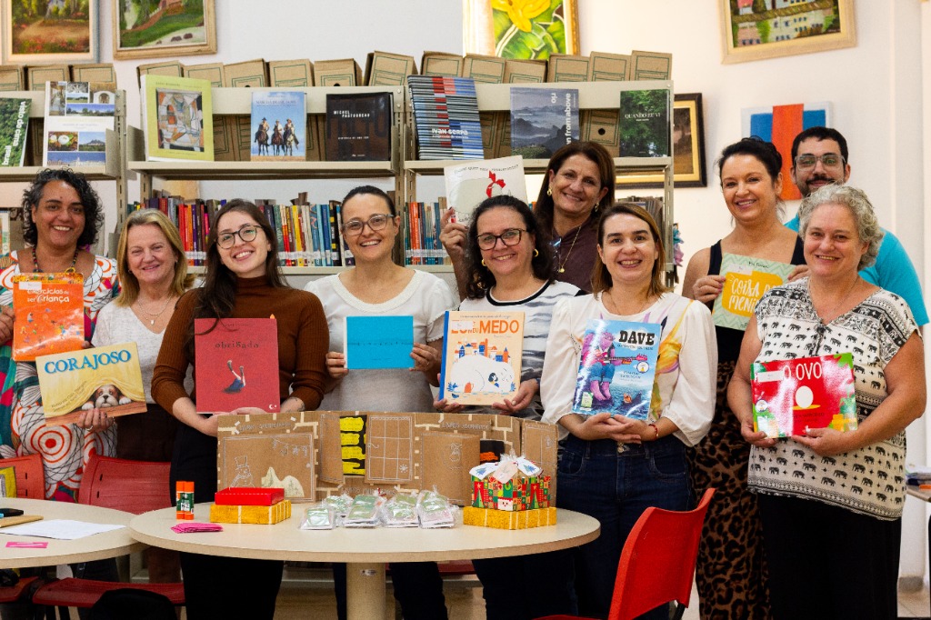 Livro ilustrado, leitura e mediação
